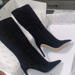 Guess Lilla 2 Faux Suede Pointed Toe Dress Boots(BLACK)